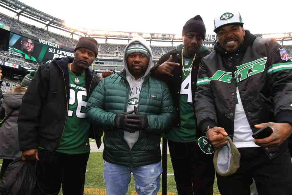 The Wu Tang Clan wearing Jets colors