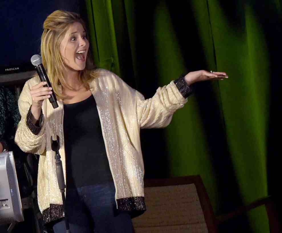 Jenna Bush speaking on stage