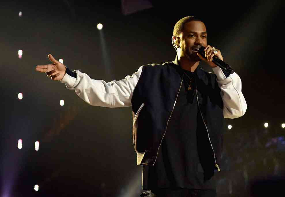 Big Sean performing