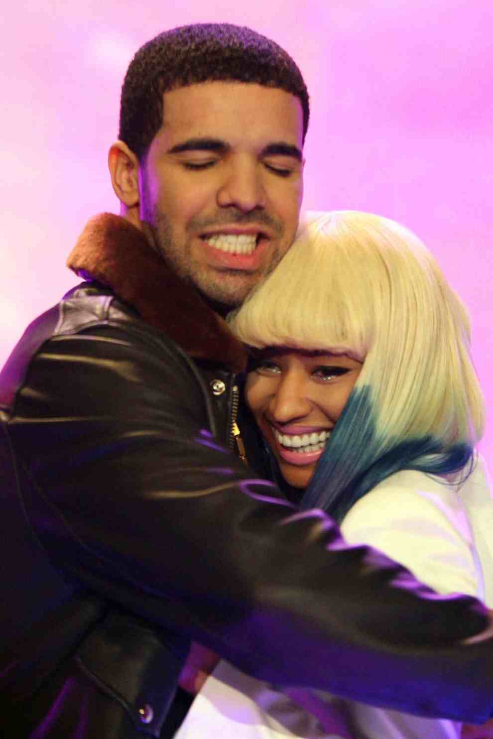 Drake hugging Nicki Minaj