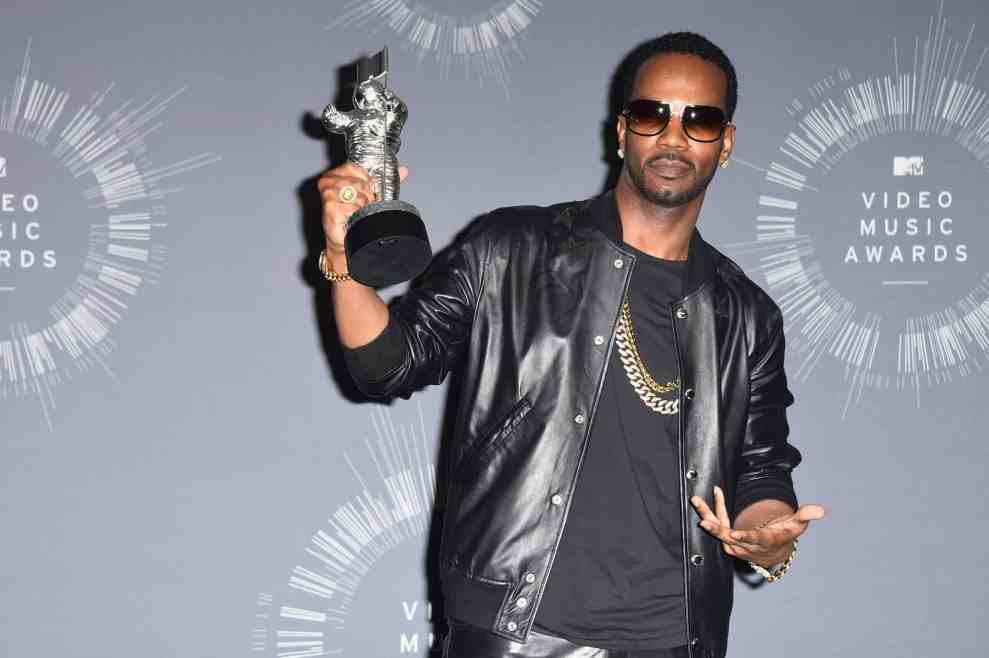 Juciy J holding spaceman trophy at MTV Video Music Awards
