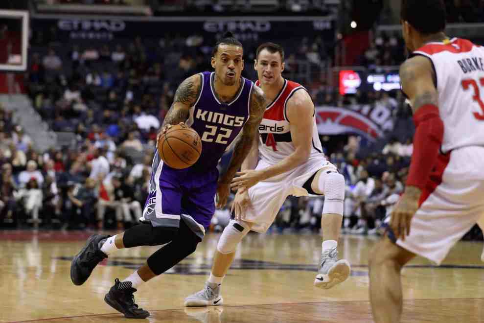 Matt Barns in #22 Kings Jersey playing in game against Wizards