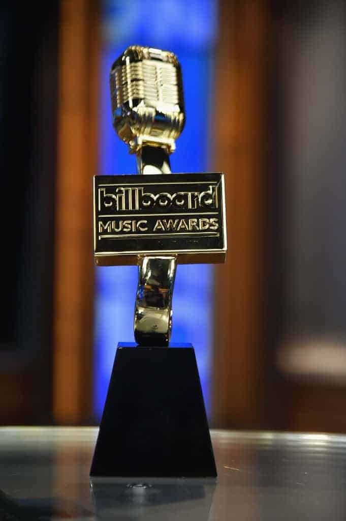 Bilboard Music Awards microphone trophy