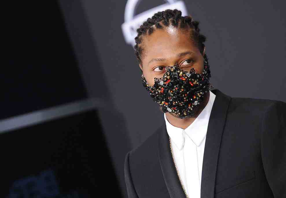 Future wearing jeweled mask at the 2017 BET Awards