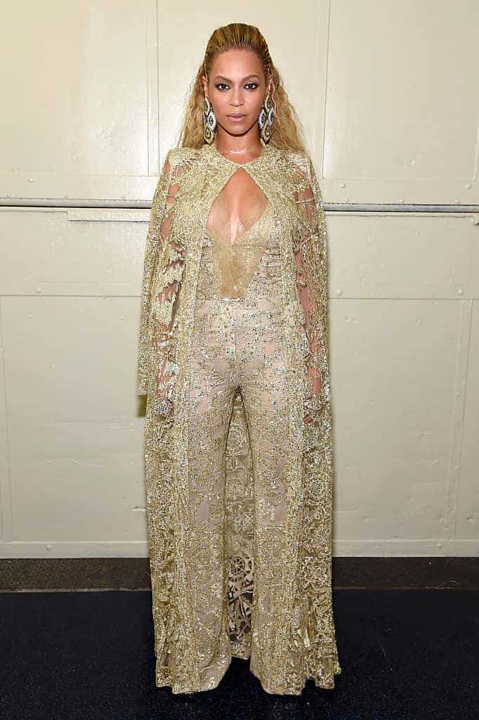 Beyoncé poses backstage during the 2016 MTV Video Music Awards at Madison Square Garden