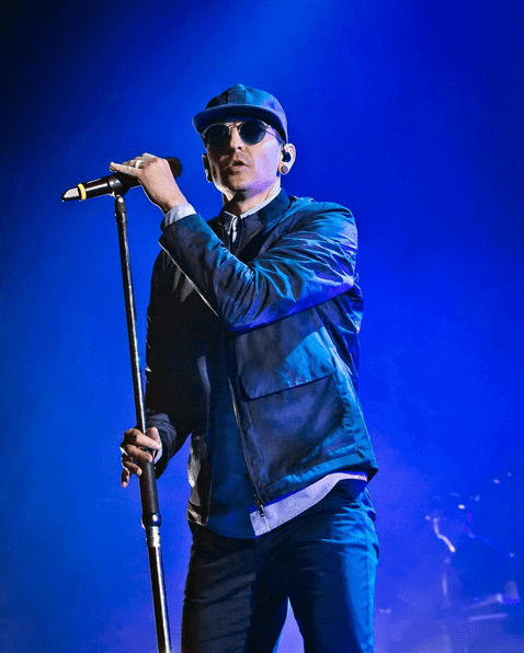 Chester Bennington of Lincoln Park performs at the Mercedes-Benz Arena on June 12