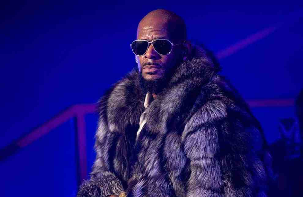 R. Kelly performs at 12 Nights Of Christmas 2016