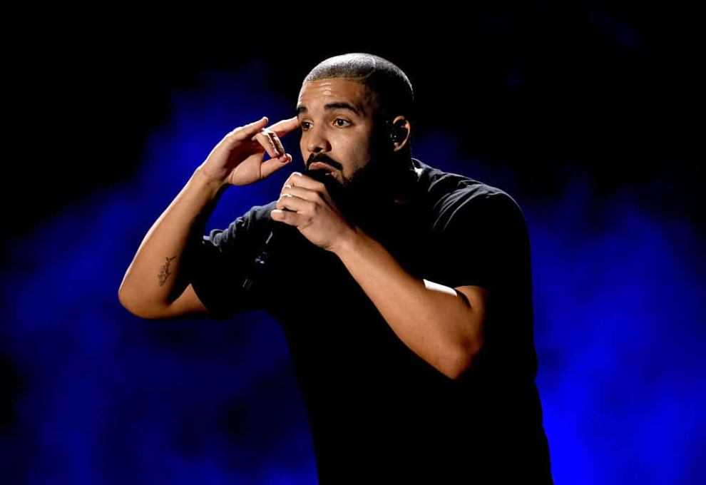 Drake performs at the 2016 iHeartRadio Music Festival