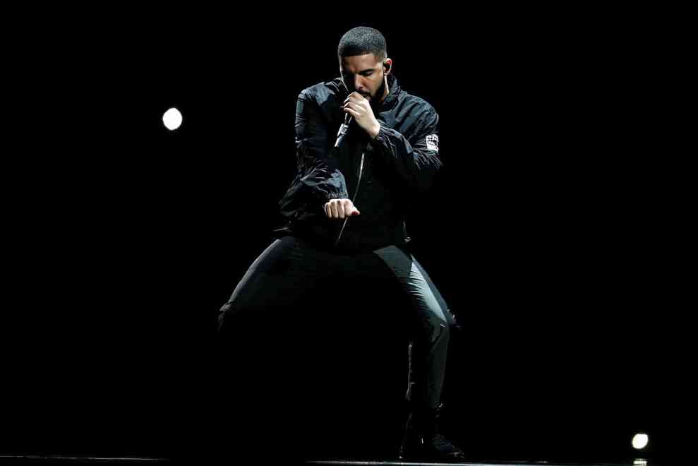 Drake performs at 2017 Boy Meets World Tour - Sydney