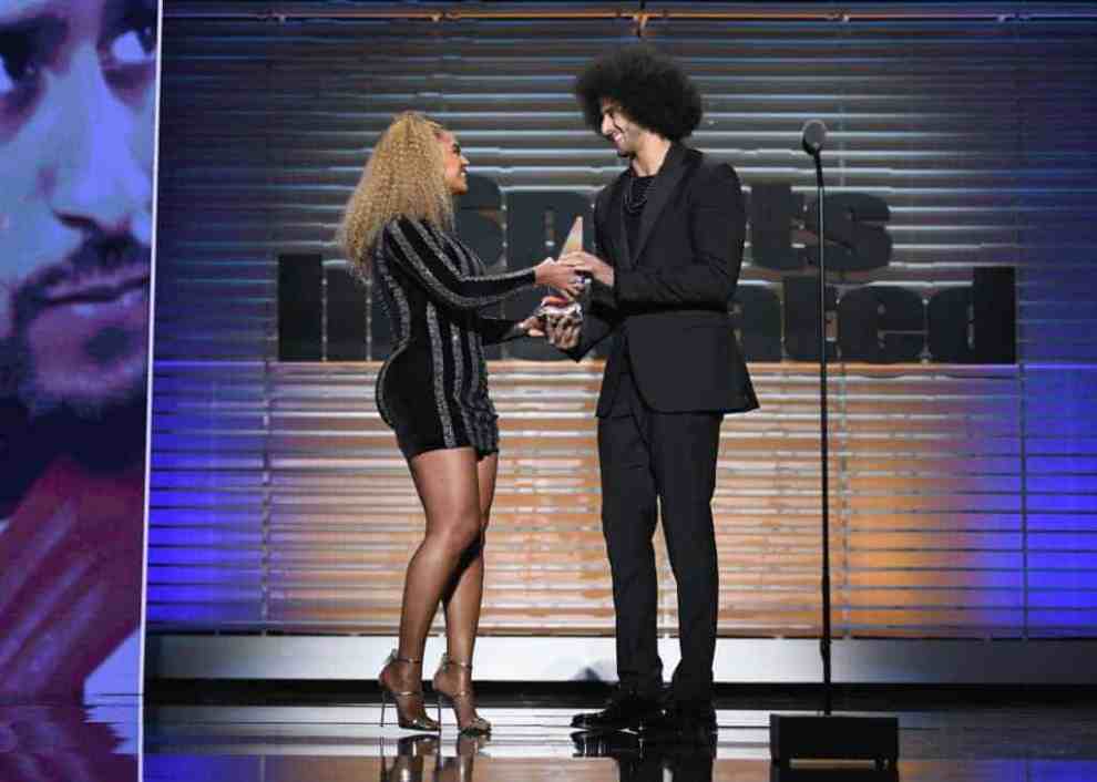 Beyoncé presents Colin Kaepernick with the Sports Illustrated Muhammad Ali Legacy Award