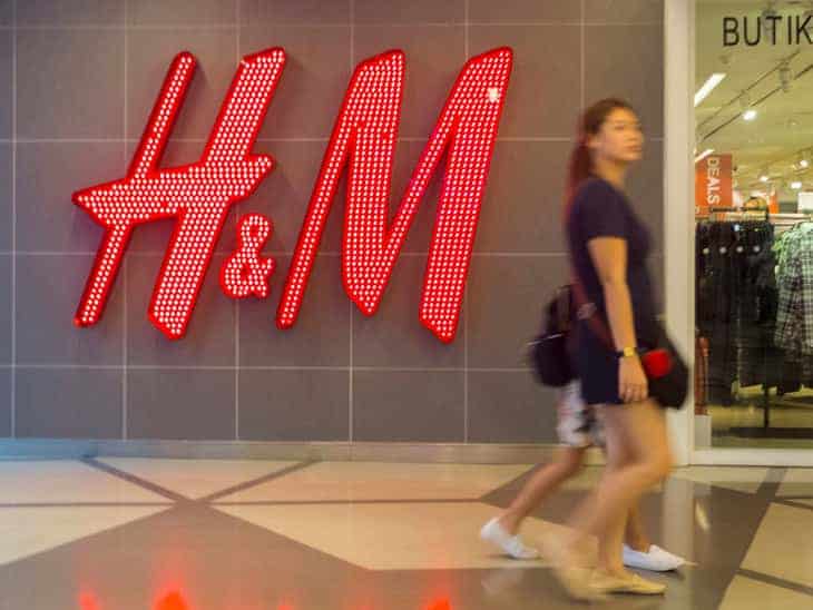 H&M Store sign