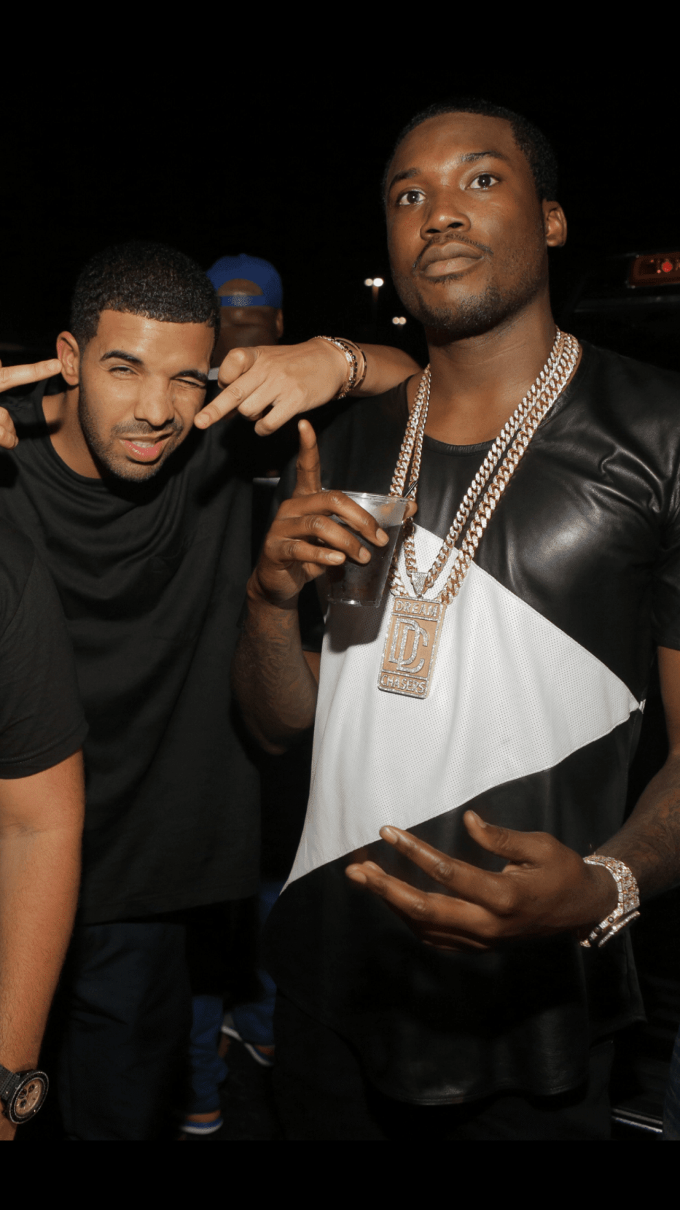 Drake and meek pose together