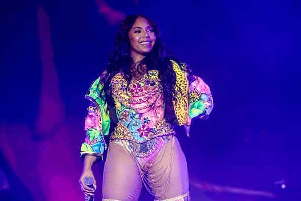 Ashanti perfoming on stage