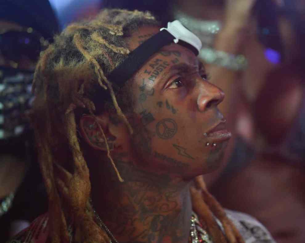 Lil Wayne pleads guilty