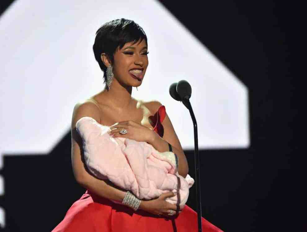 Cardi B accepts award at the VMA's