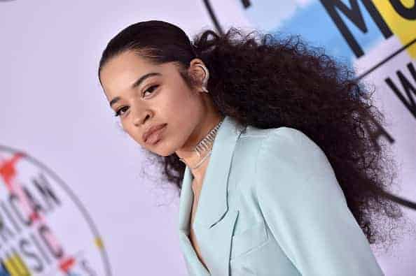 Ella Mai on red carpet.