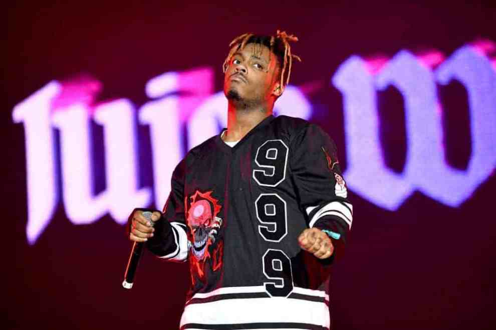 Juice WRLD on stage with black Jersey