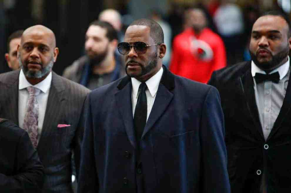 R.Kelly leaving out of court