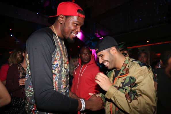 Kevin Durant and Drake shaking hands