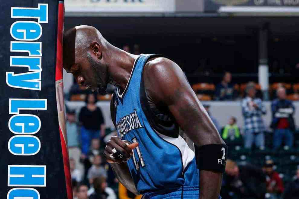 Kevin Garnett gets ready for the game against the Indiana Pacers