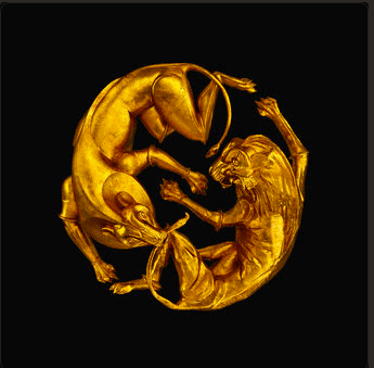 Two gold lions in a circle