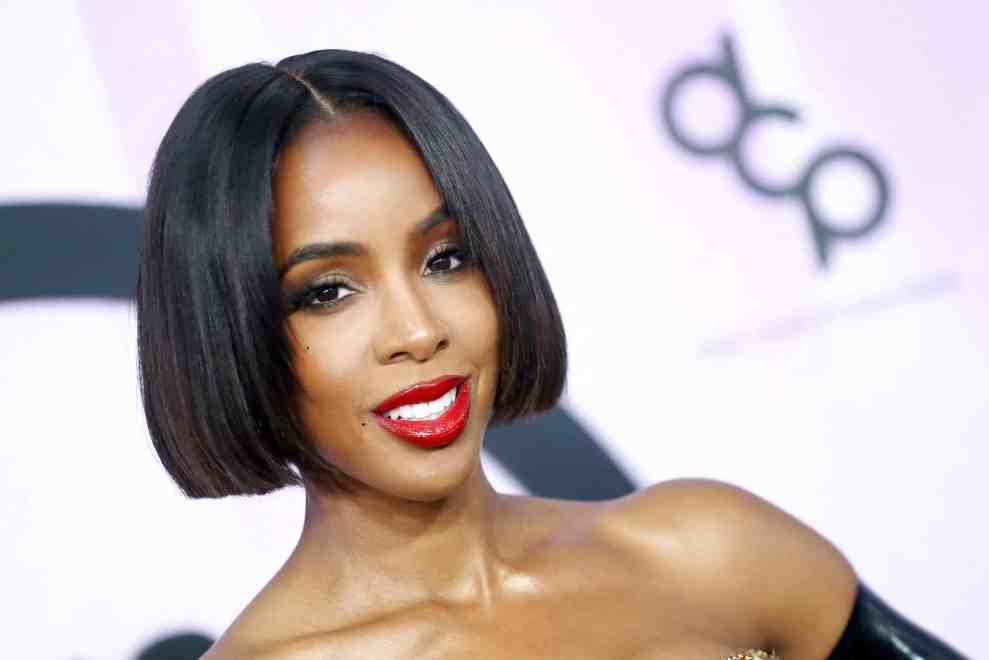LOS ANGELES, CALIFORNIA - NOVEMBER 20: (EDITORIAL USE ONLY) Kelly Rowland attends the 2022 American Music Awards at Microsoft Theater on November 20, 2022 in Los Angeles, California.