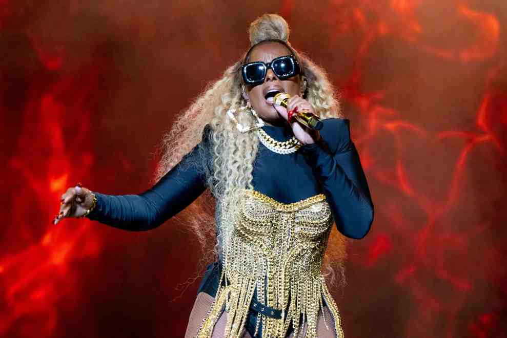 Singer Mary J. Blige performs onstage during the 'Good Morning Gorgeous Tour' at The Kia Forum on October 09, 2022 in Inglewood, California.