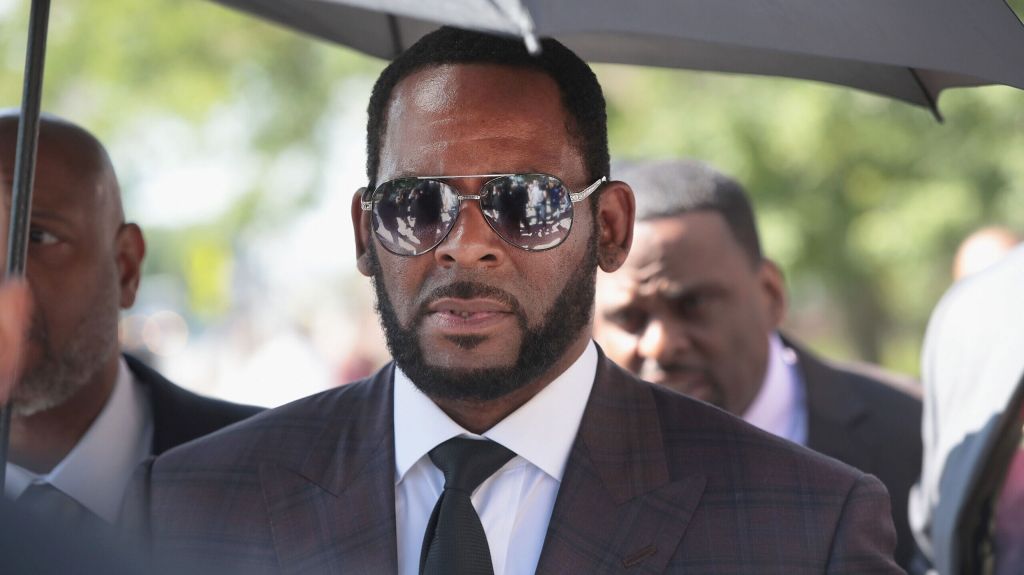 R.Kelly Probed For Possibly Possessing Phone With Retired Warden’s Number