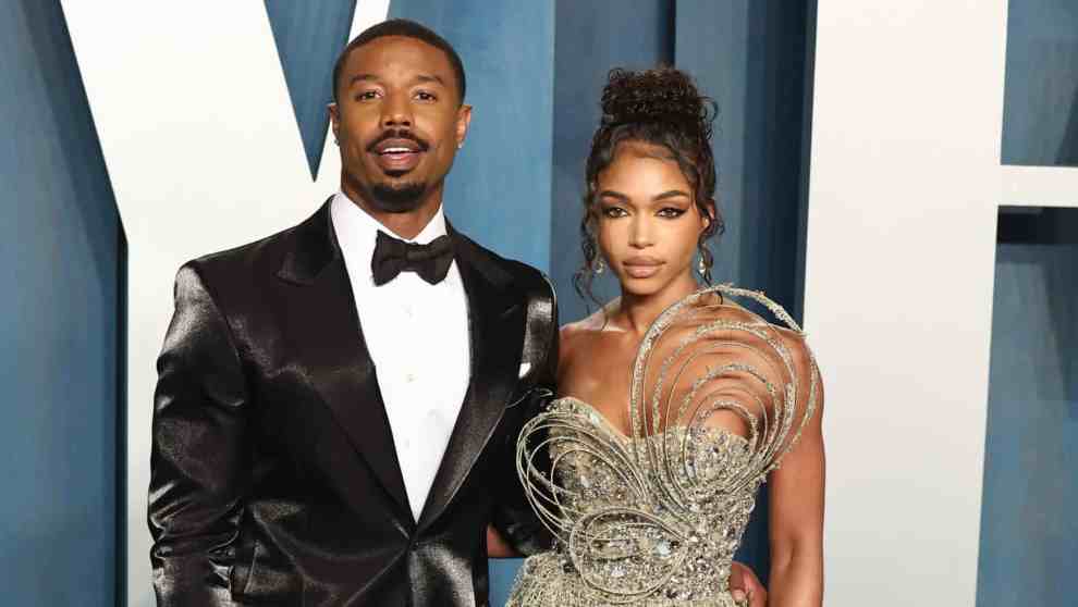 BEVERLY HILLS, CALIFORNIA - MARCH 27: (L-R) Michael B. Jordan and Lori Harvey attend the 2022 Vanity Fair Oscar Party hosted by Radhika Jones at Wallis Annenberg Center for the Performing Arts on March 27, 2022 in Beverly Hills, California.