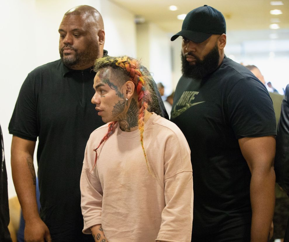 HOUSTON, TX - AUGUST 22: Rapper Tekashi69, real name Daniel Hernandez and also known as 6ix9ine, Tekashi 6ix9ine, Tekashi 69, arrives for his arraignment on assault charges in County Criminal Court #1 at the Harris County Courthouse on August 22, 2018 in Houston, Texas.