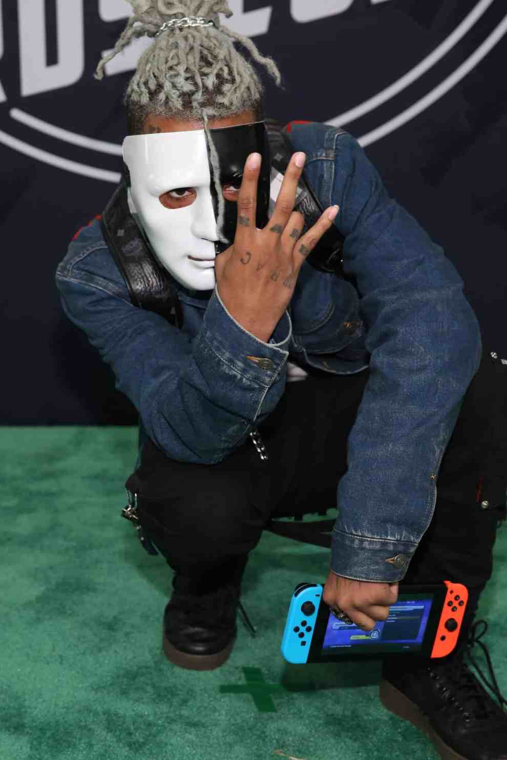 Rapper XXXTentacion attends the BET Hip Hop Awards 2017 at The Fillmore Miami Beach at the Jackie Gleason Theater on October 6, 2017 in Miami Beach, Florida.