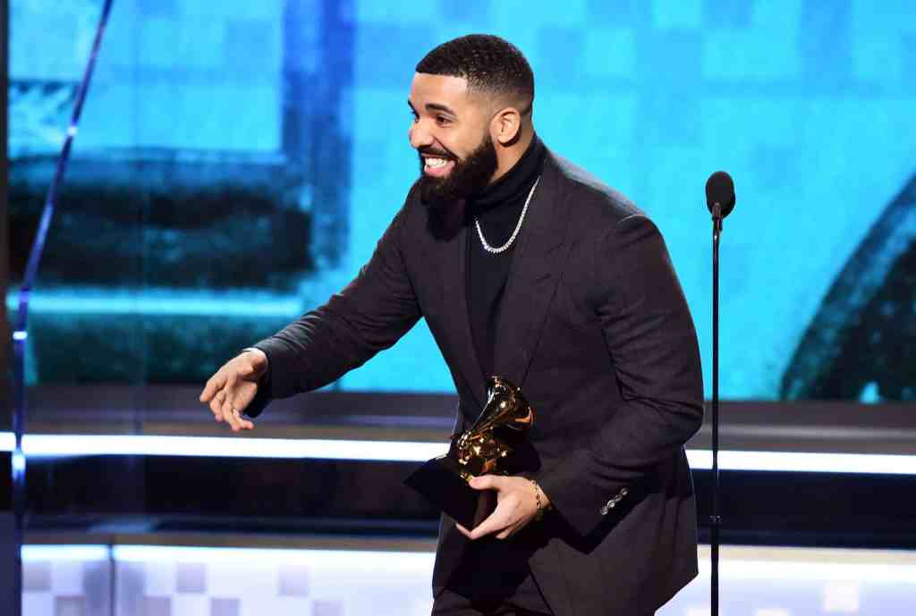 Drake Brings Mother to Tears During Touching Onstage NYC Moment