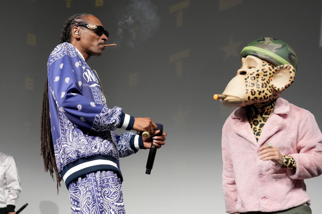 Snoop Dogg Reveals How Many Blunts He Smokes Per Day