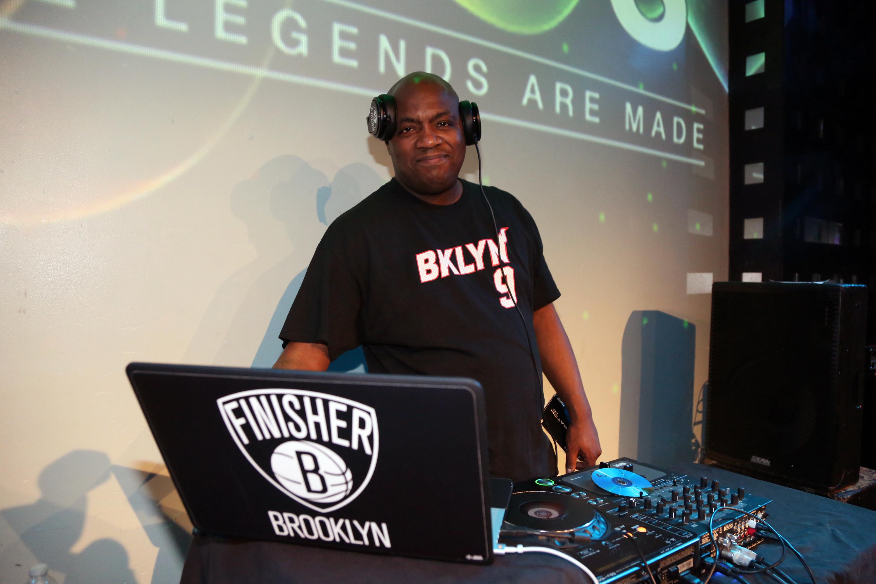 Falleció el legendario DJ Mister Cee