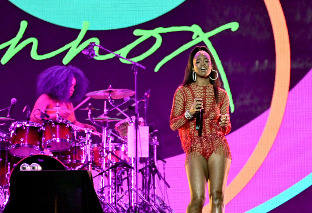 Ari Lennox Criticizes Rod Wave Over Her Tour Treatment