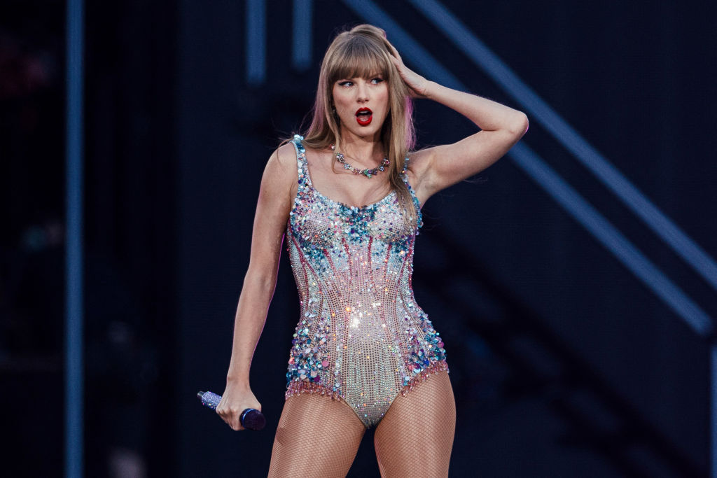Taylor Swift Sparks Pregnancy Rumors Following Viral Video