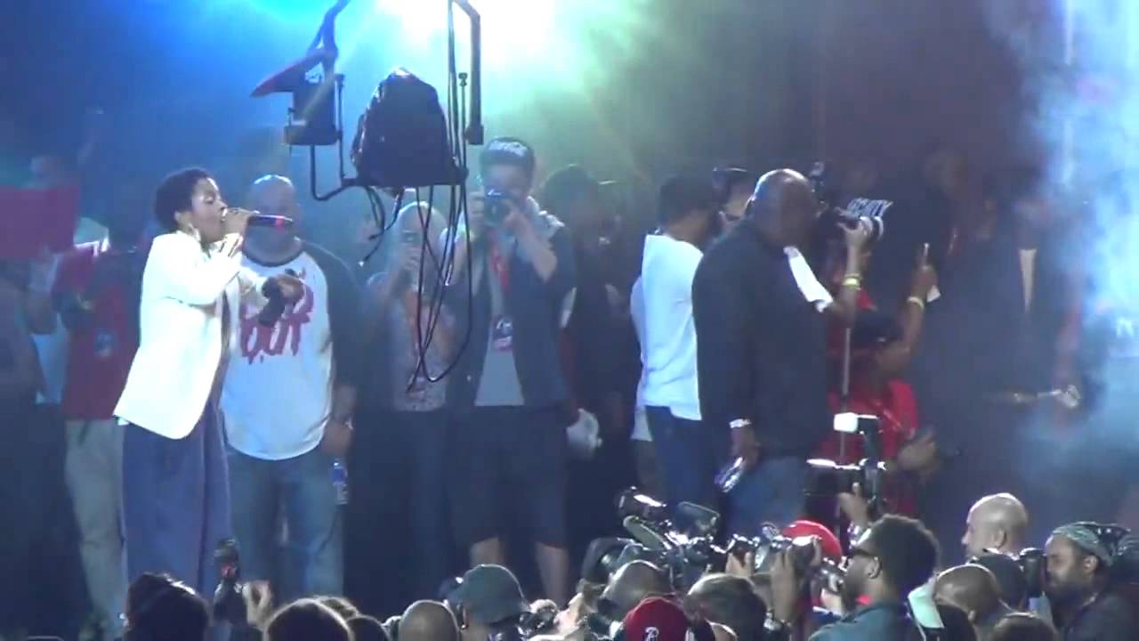Summer Jam Moments: Nas Brings Out Lauryn Hill In 2012 - Vimarsana News