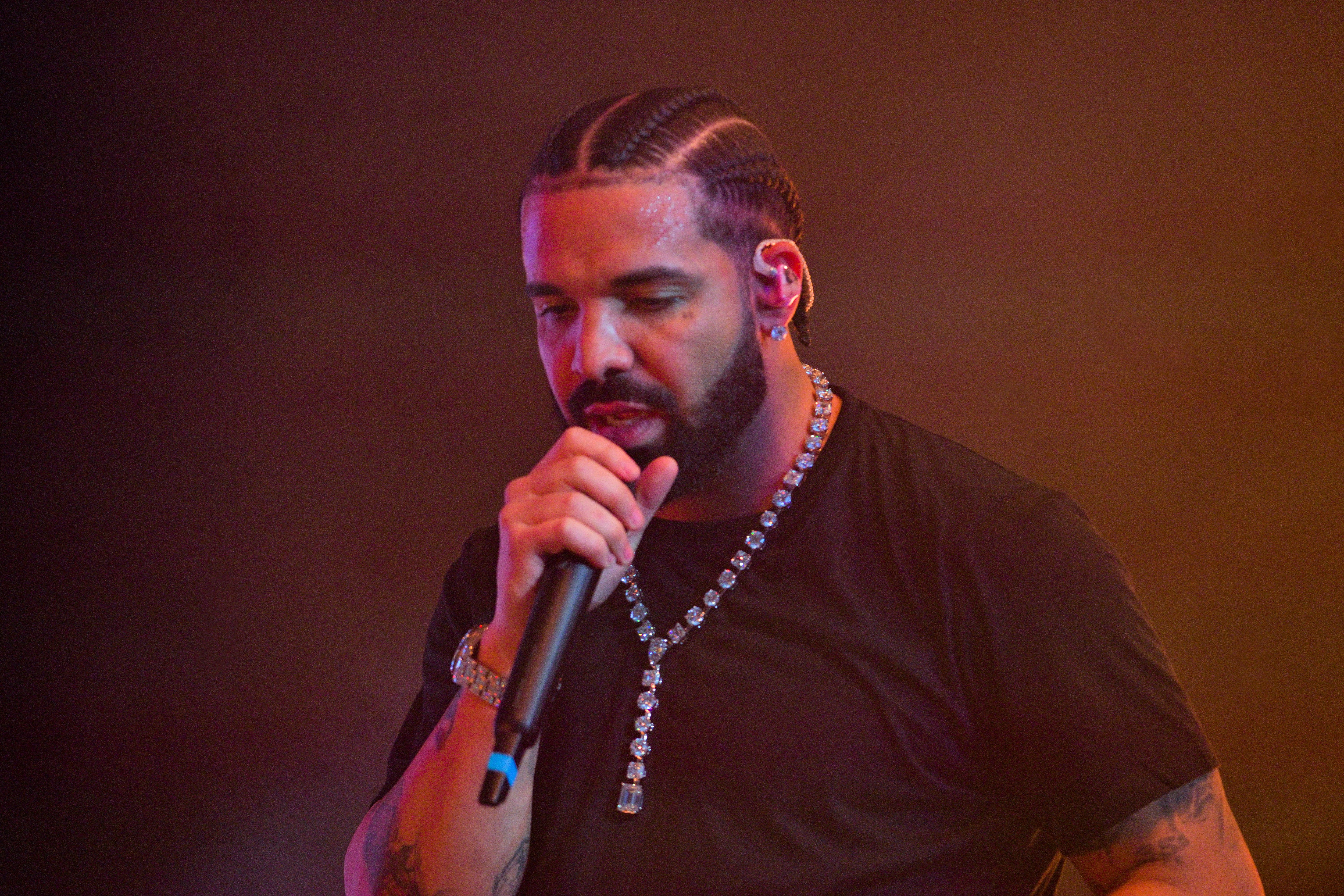 Drake Recent Tour Drake Reveals Upcoming PARTYNEXTDOOR Collab and Unveils New Track Tease