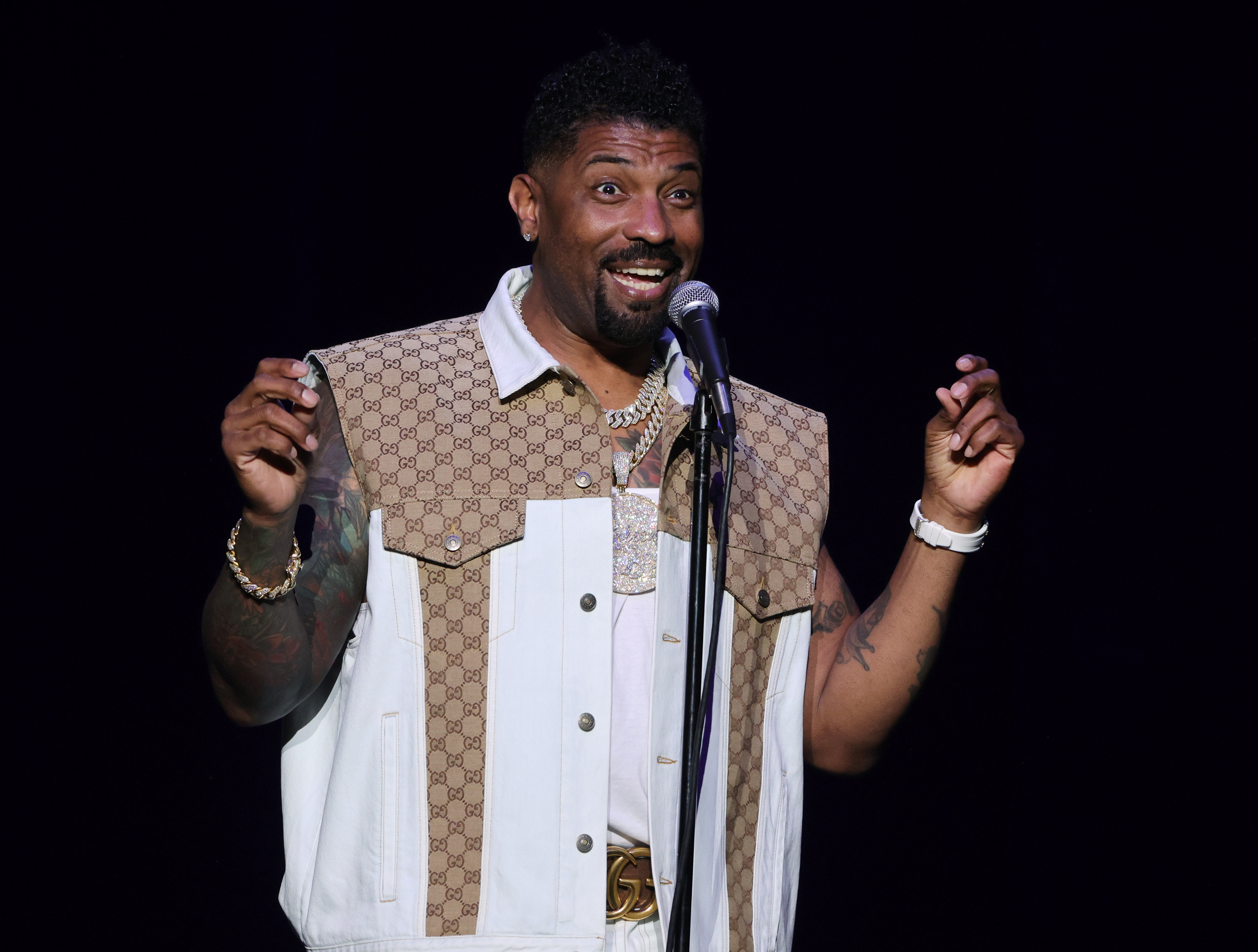 DEONさん Deon Cole Names His Top 5 Vintage Honeys, Talks New Special