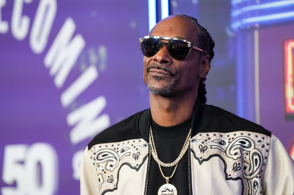 Snoop Dogg To Speak At USC Business Graduation