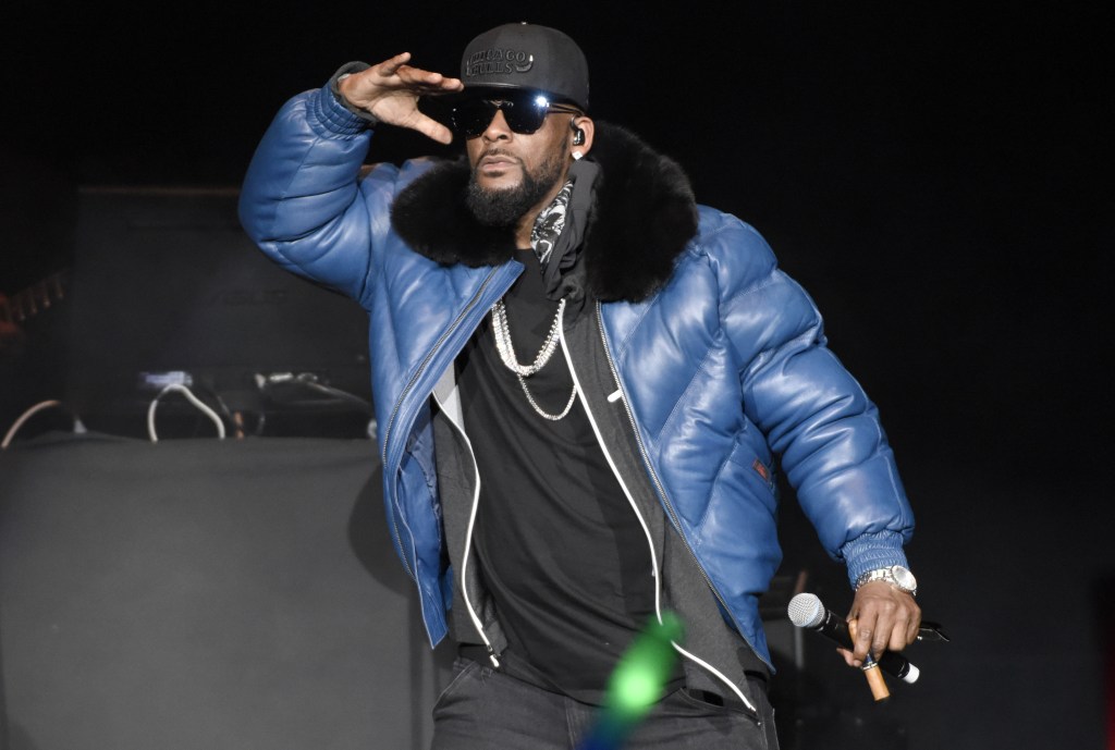R. Kelly Sings From Prison, Claims He’s Written 25 Albums