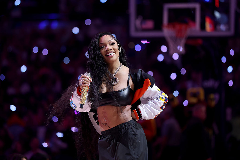 GloRilla Recreates “F.N.F” Music Video Ahead Of ‘GloBash’