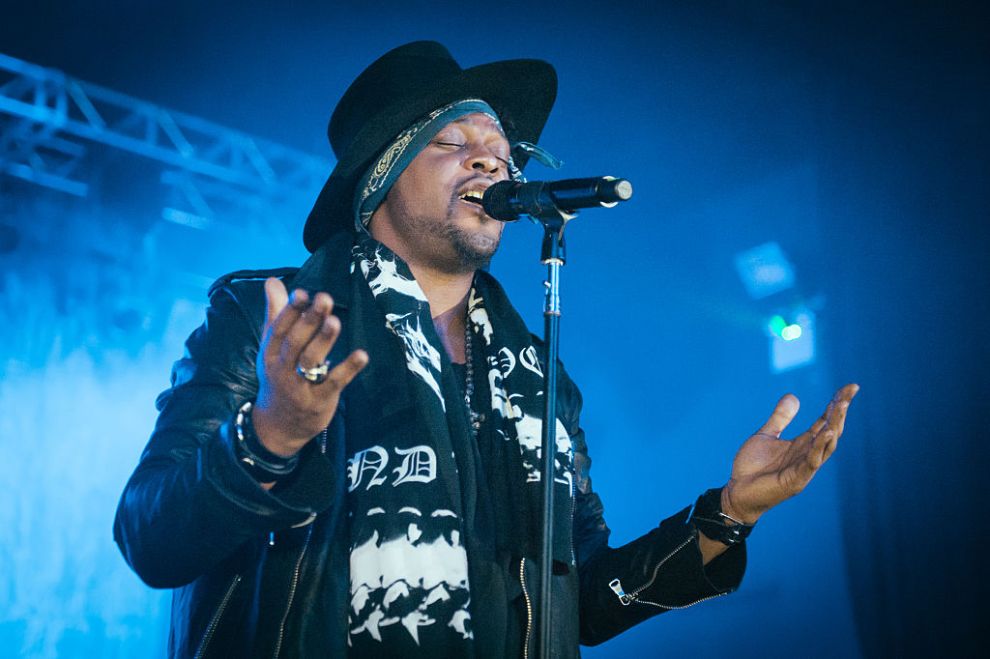 D'Angelo performs on stage at O2 Academy Birmingham on February 17, 2015 in Birmingham, United Kingdom.