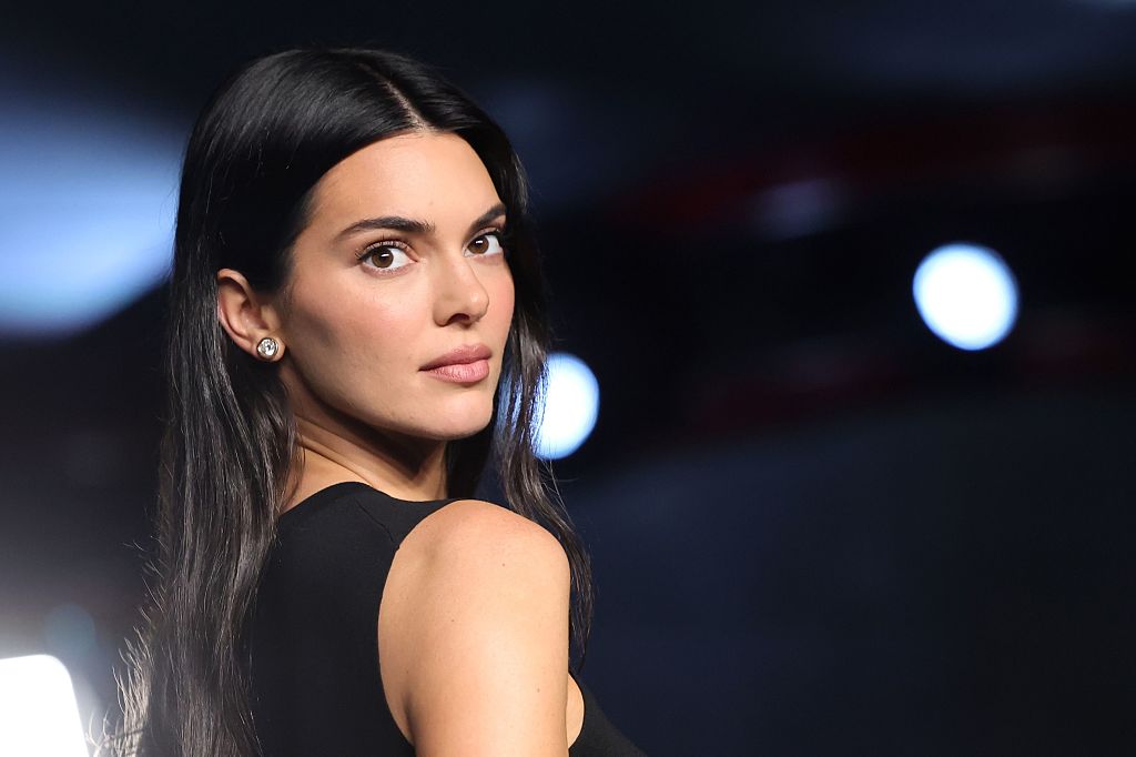 Kendall Jenner Draws Millions Instantly As She Lounges Naked On IG