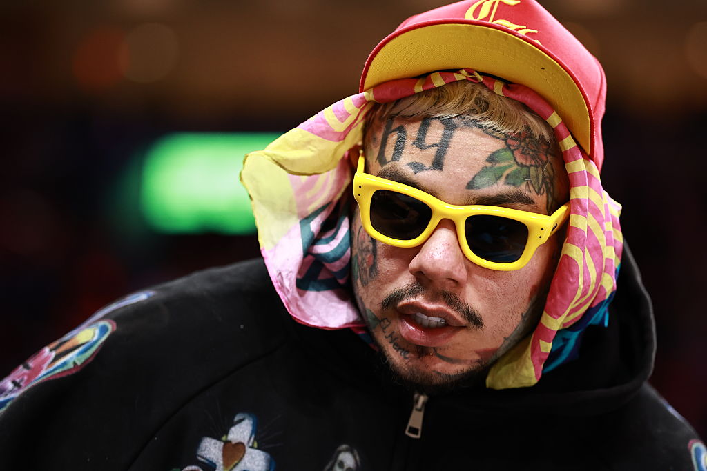 Tekashi 6ix9ine Surrenders Himself To Brooklyn Jail To Serve 3 Months