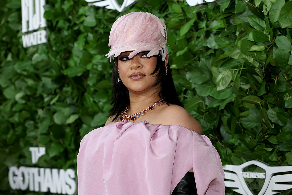 Rihanna Sparks Speculation Online That Baby No.4 Is On The Way
