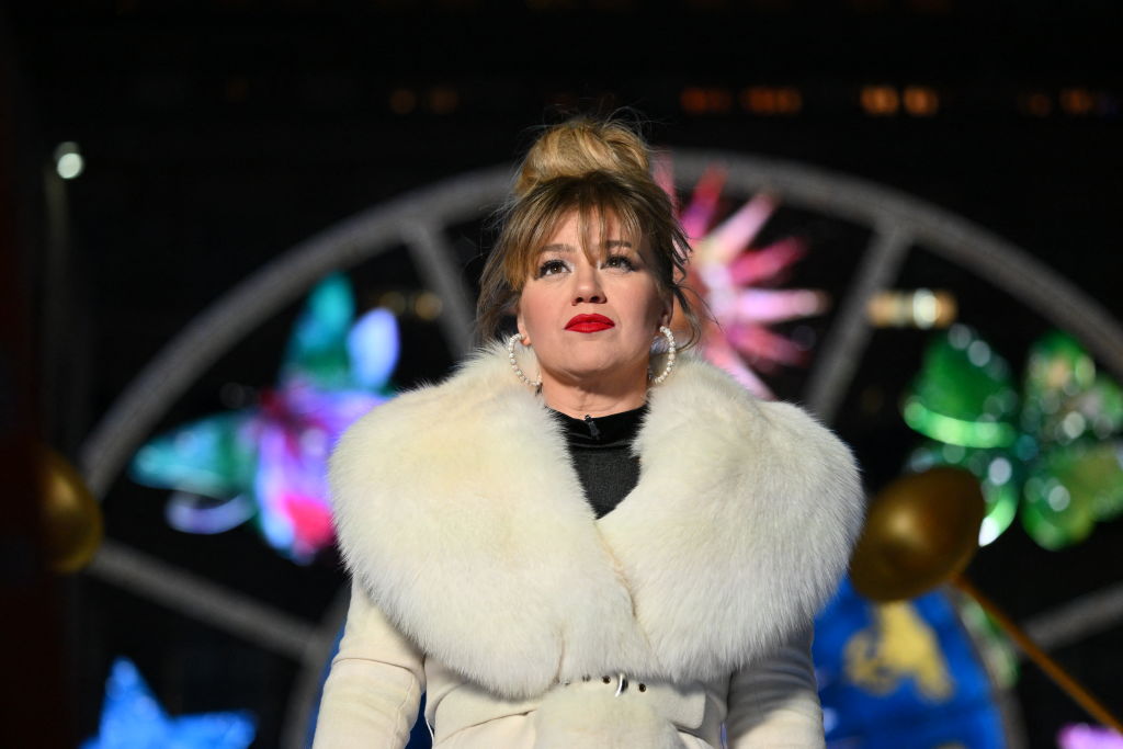 Kelly Clarkson Says She Never Got Million-Dollar ‘American Idol’ Prize Money