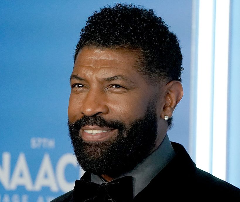 Deon Cole Receives Death Threats Over Nick Minaj Jokes At NAACP Image Awards