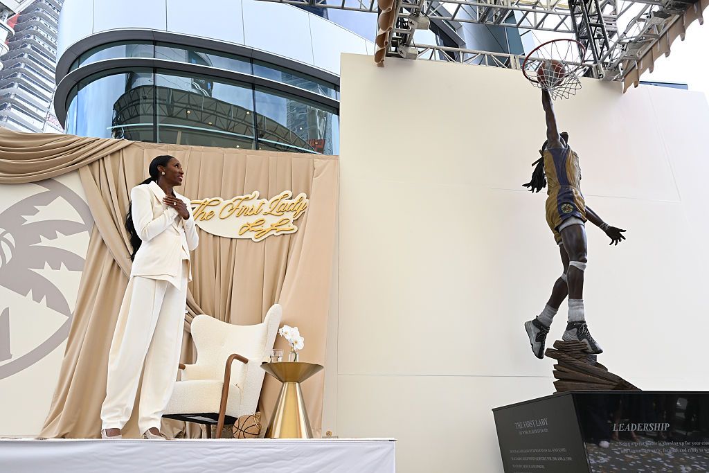 Lisa Leslie Honored with Star Plaza Statue at Crypto.com Arena